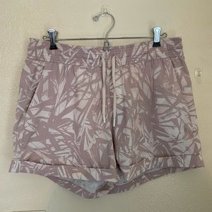 Lululemon Spring Break Away Short 3” | Size 10